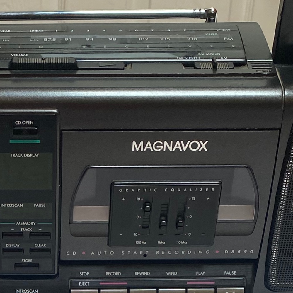 Vintage Magnavox Boombox  CD, Tape & Radio - Picture 8 of 8